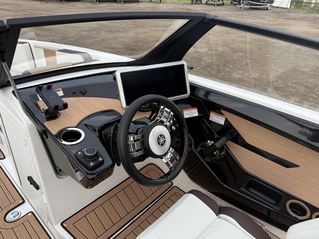 2023 Yamaha 222SD photo 9
