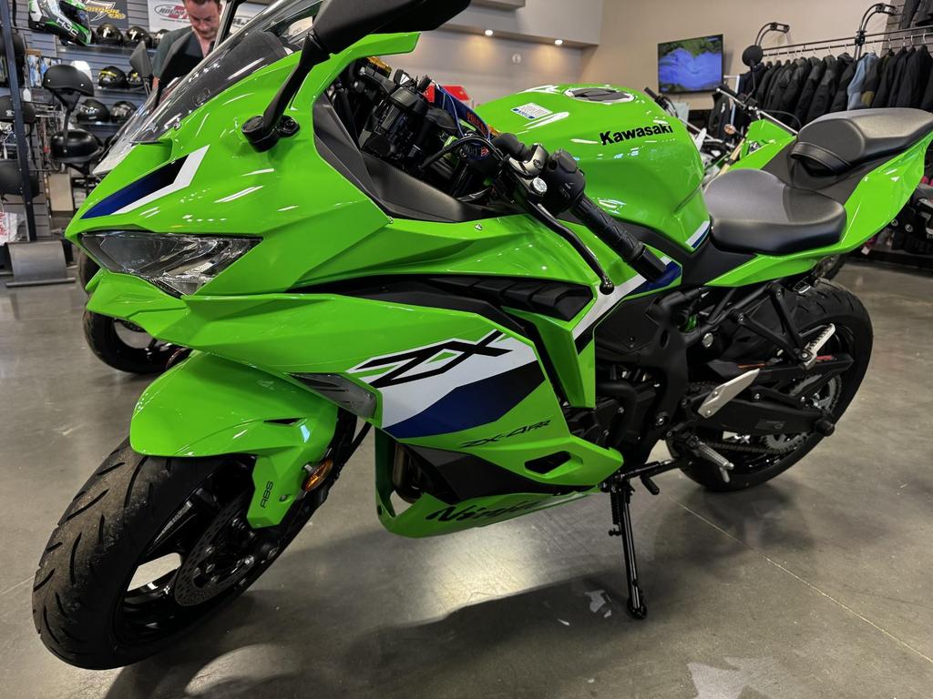 2026 Kawasaki Ninja ZX-4RR photo 4