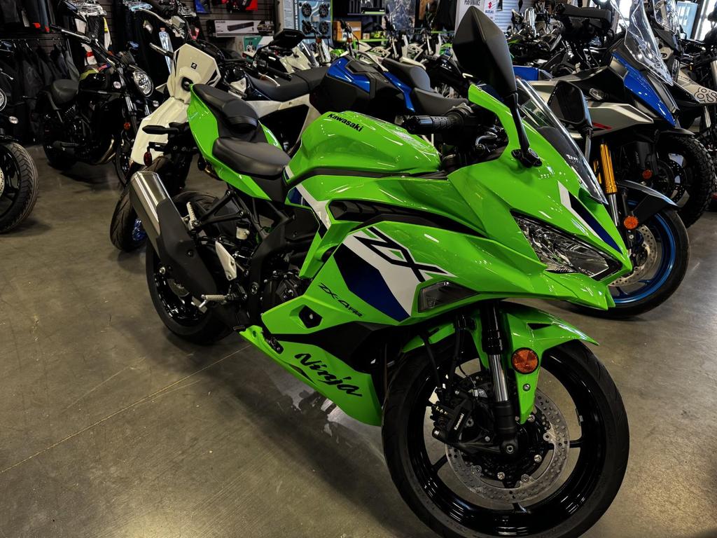 2026 Kawasaki Ninja ZX-4RR photo 2