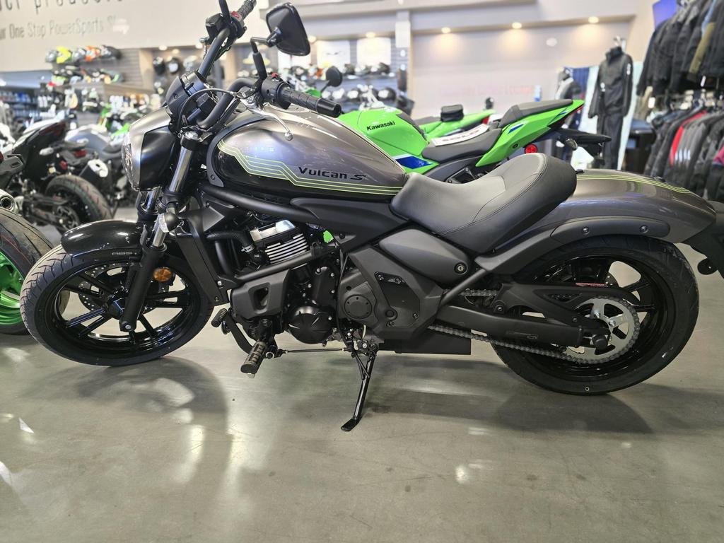 2026 Kawasaki Vulcan S Metallic Graphite Gray photo 2