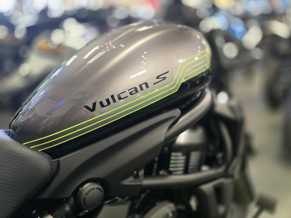 2026 Kawasaki Vulcan S Metallic Graphite Gray photo 5