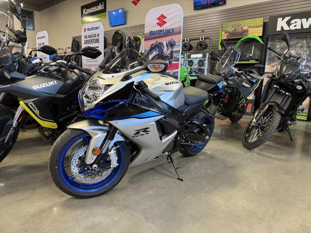 2026 Suzuki GSX-R600 photo 3
